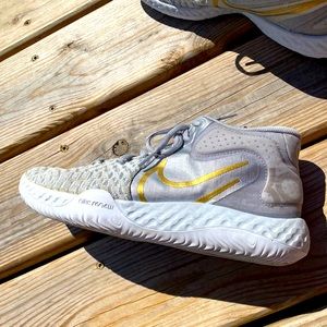 Nike KD Trey 5 VIII 'Metallic Silver Gold’